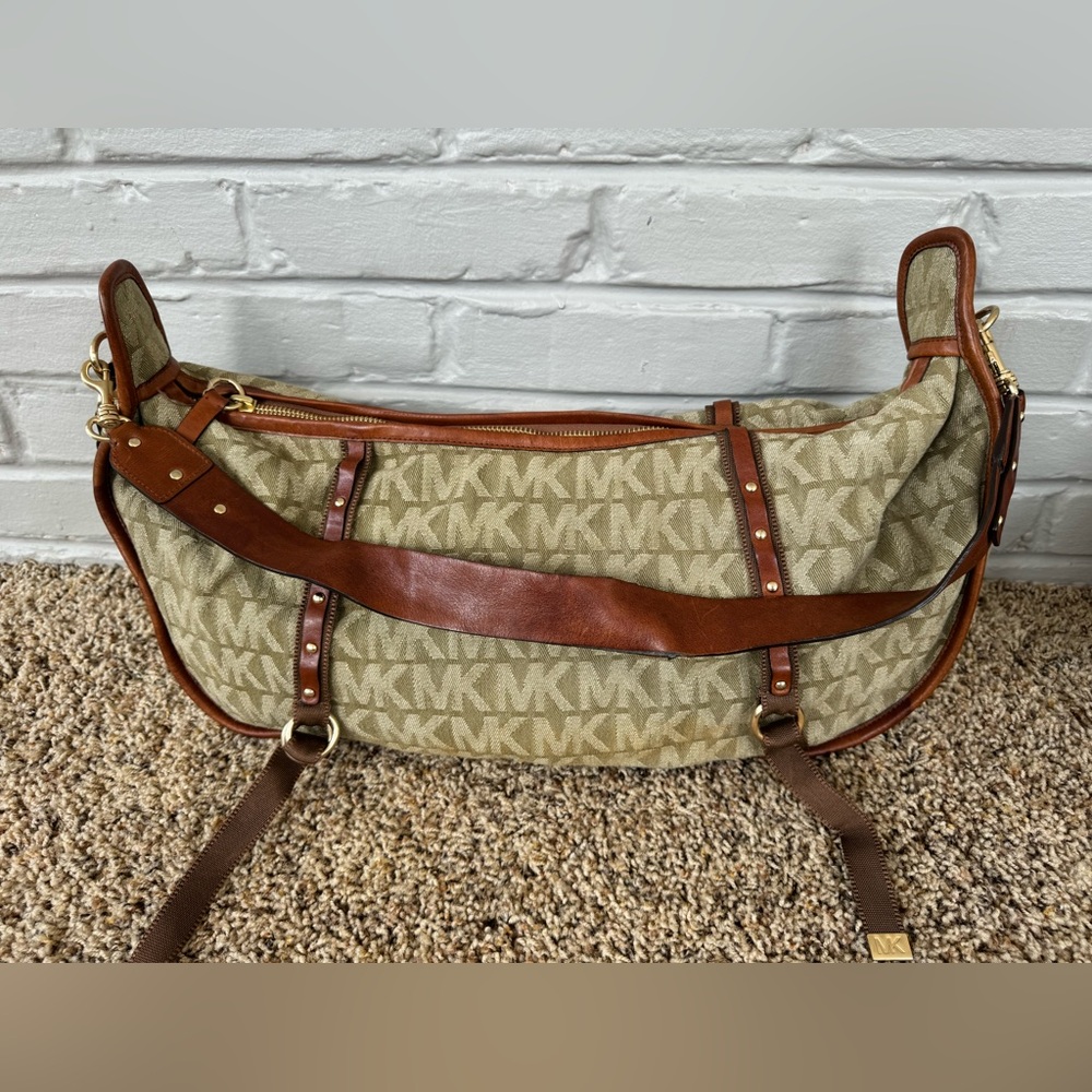 Michael Kors classic hobo bag